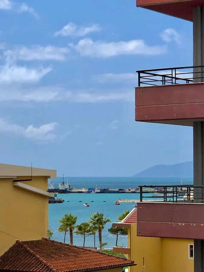Semi Apartment فلورا