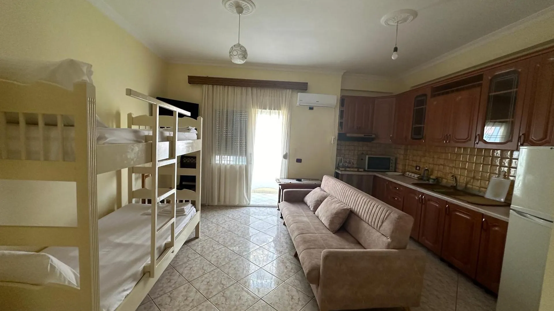 Semi Apartment فلورا 0*,  ألبانيا